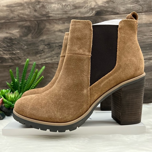 NIB Crevo Alicia Suede Lug Sole Chelsea Boot Bootie Tan 9M - Picture 4 of 13